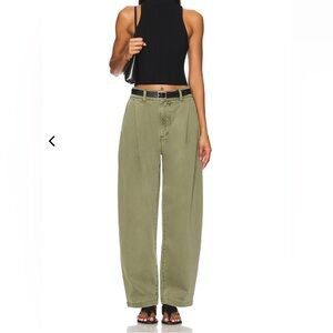 AGolde Danika Pleated Chinos Bok Choy
Size 28 Medium